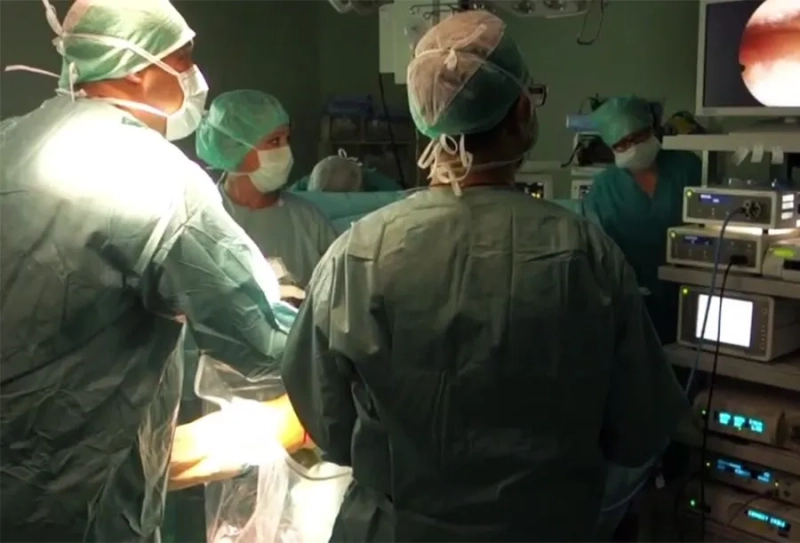 Video di trapianto cartilagineo al ginocchio Joint Rep eseguita dal Prof Pipino